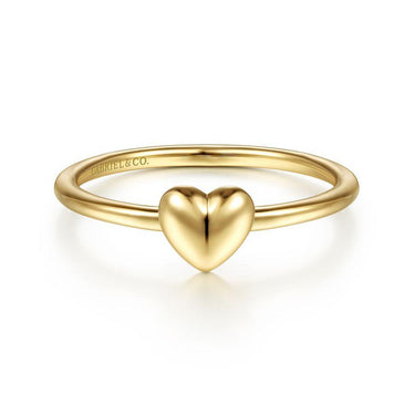 Yellow gold heart-shaped ring with polished band, elegant women's jewelry